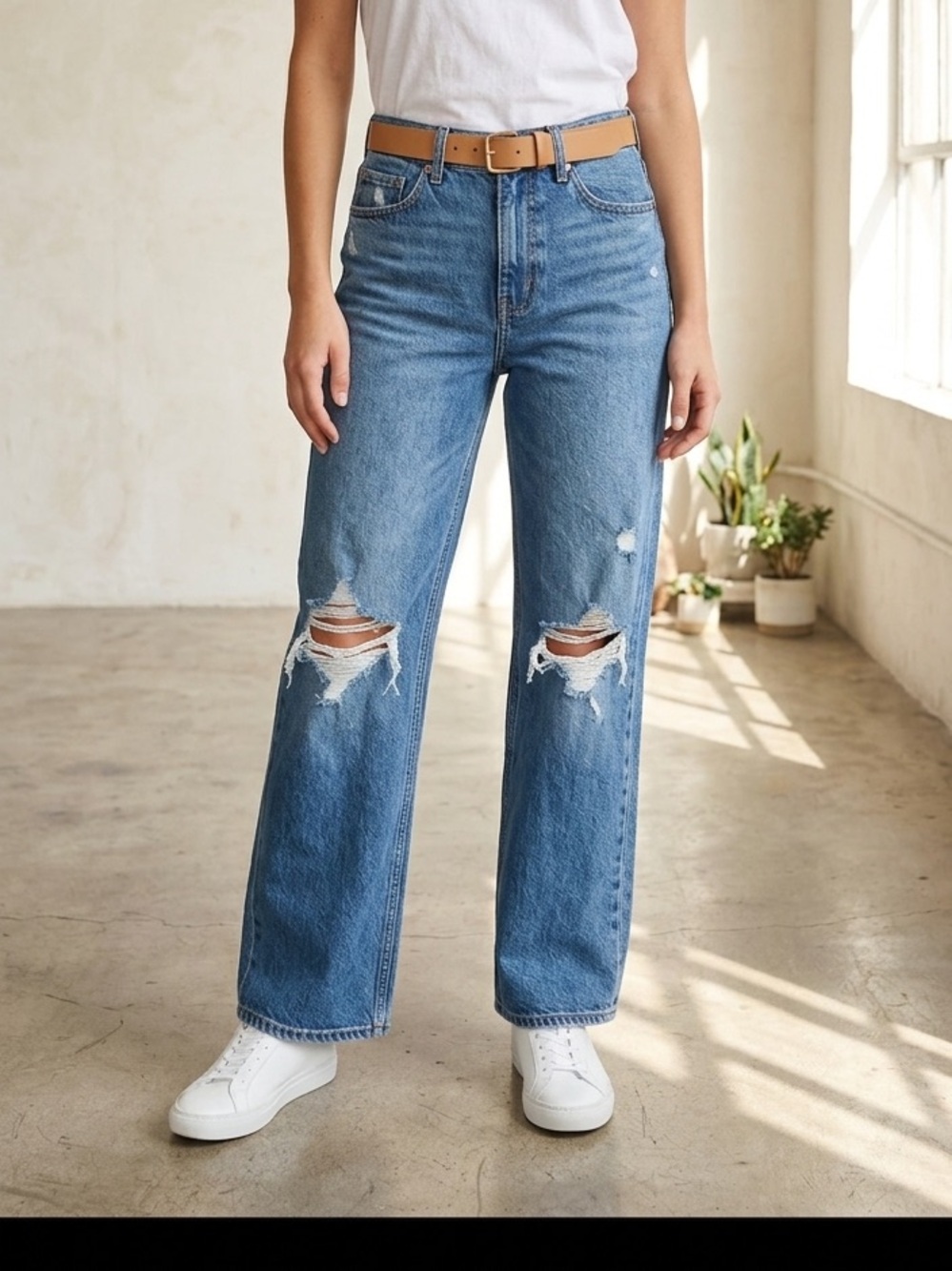 Old Navy curvy ski-high wide leg distressed blue jeans, 10 petite, high rise